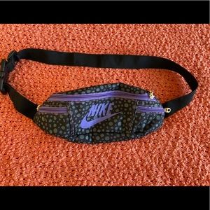 Rare Nike Fanny Pack w/ gold color slider